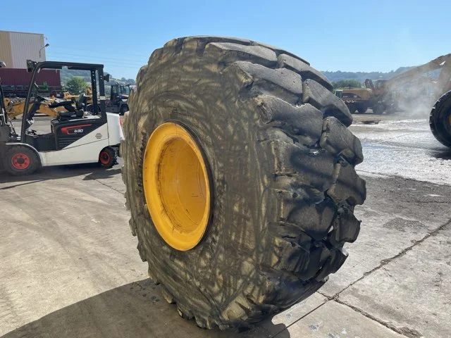 Neumático para CATERPILLAR 980M