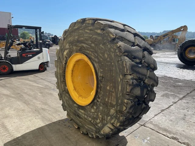 Neumático para CATERPILLAR 980M
