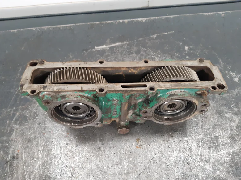 Pump reducer for VOLVO A25D