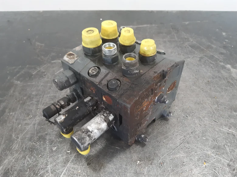 Hydraulic Distributor for LIEBHERR R936NLC