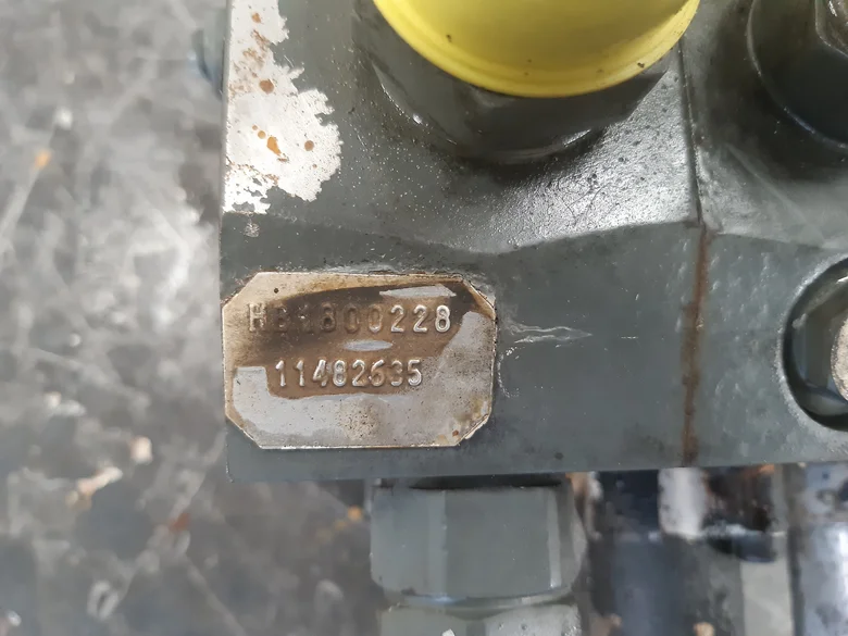 Hydraulic Distributor for LIEBHERR R936NLC