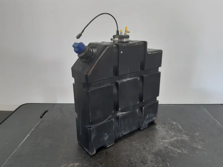 Fuel tank for LIEBHERR R936NLC