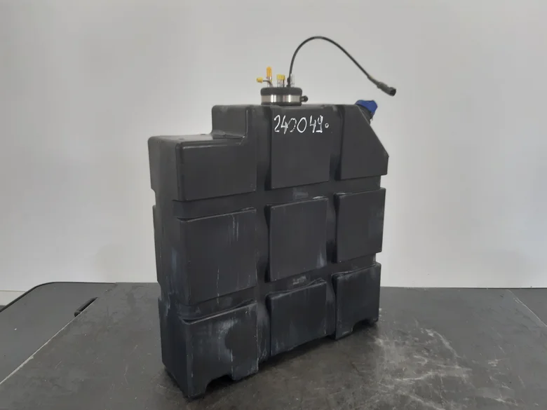 Fuel tank for LIEBHERR R936NLC