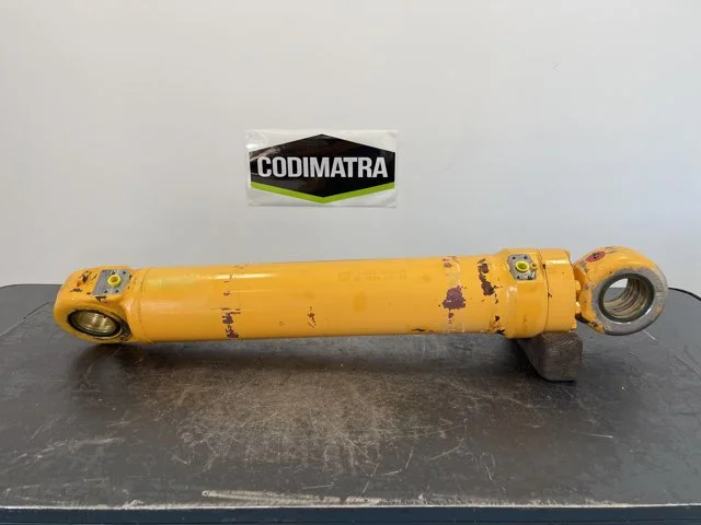 Vérin de volée variable pour LIEBHERR A316