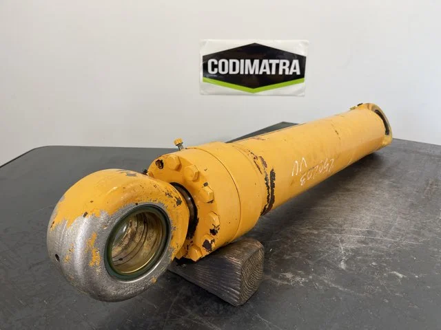 Vérin de volée variable pour LIEBHERR A316