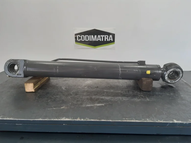 Variable boom cylinder for MECALAC 11MWR