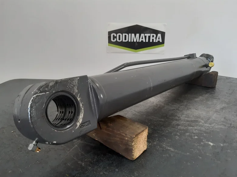 Variable boom cylinder for MECALAC 11MWR