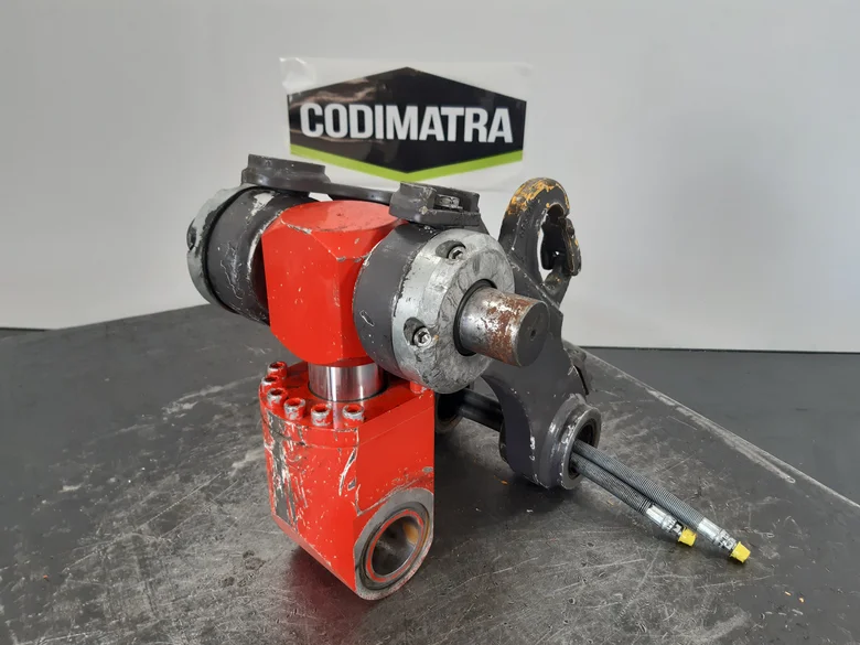 Quick coupler for MECALAC 11MWR