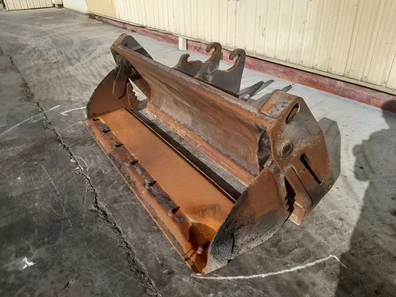 Godet 4 en 1 pour MECALAC 11MWR