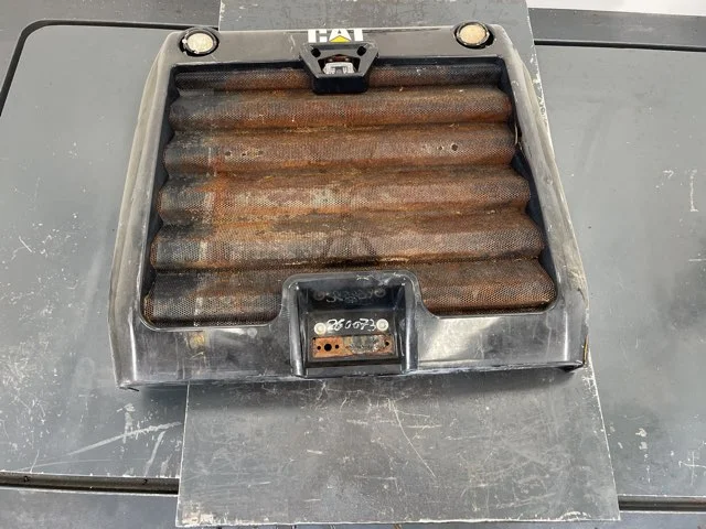 Grill for CATERPILLAR 938M
