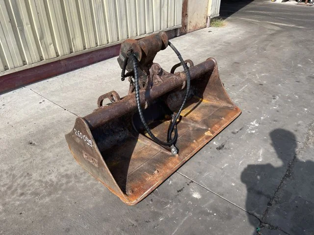 Godet de curage pour KUBOTA KX080-4