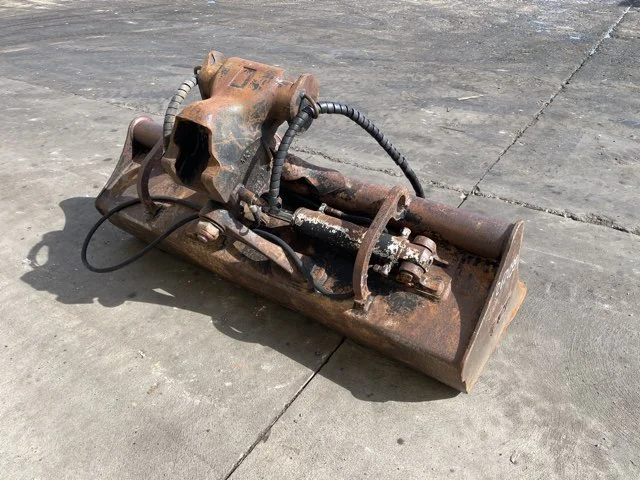 Godet de curage pour KUBOTA KX080-4