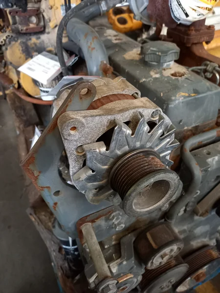 Alternator for LIEBHERR L514