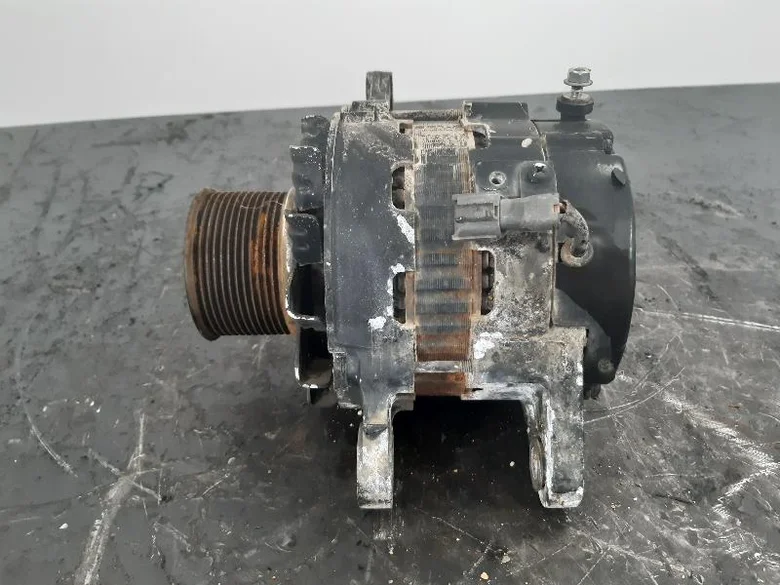 Alternador para NEW HOLLAND E135B