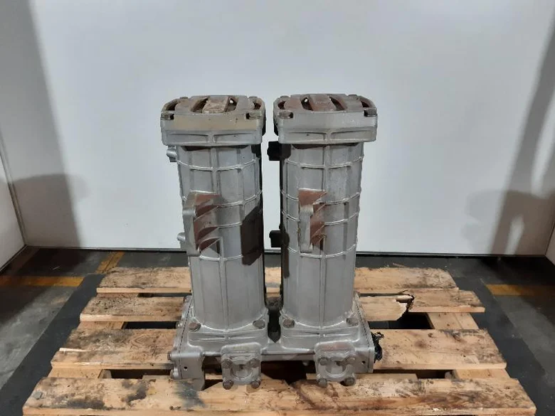 SUPPORT DE FILTRE HYDRAULIQUE