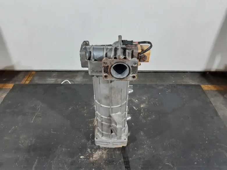 SUPPORT DE FILTRE HYDRAULIQUE