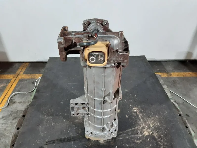 SUPPORT DE FILTRE HYDRAULIQUE