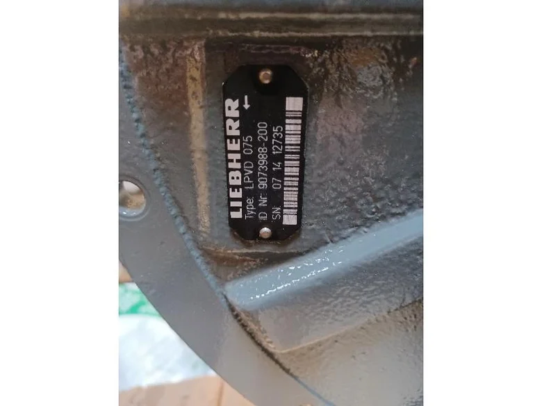 Hydraulic main pump for LIEBHERR A904