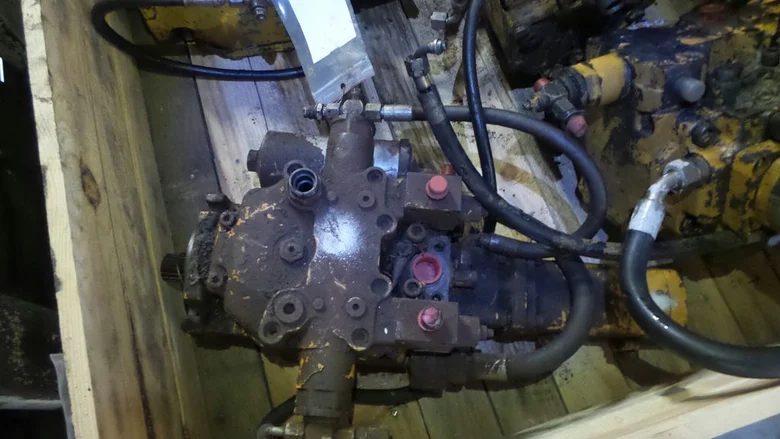 Hydraulic main pump for LIEBHERR R974