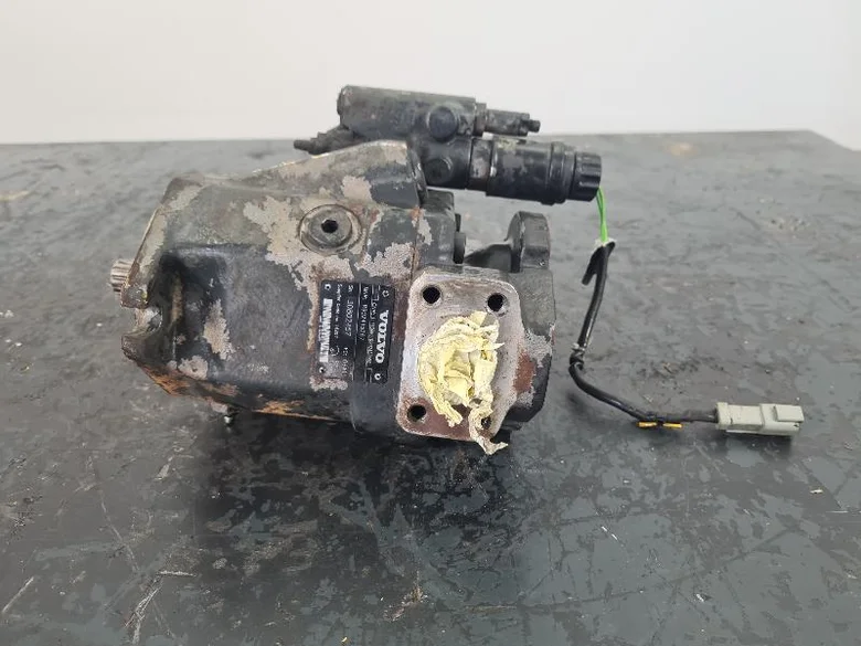 Hydraulic main pump for VOLVO A25D