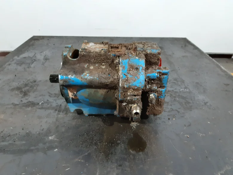 Hydraulic main pump for VOLVO A30C