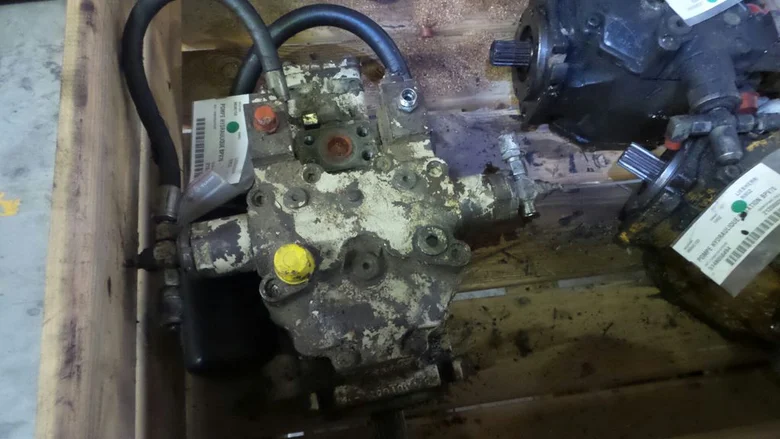 Hydraulic main pump for LIEBHERR R952