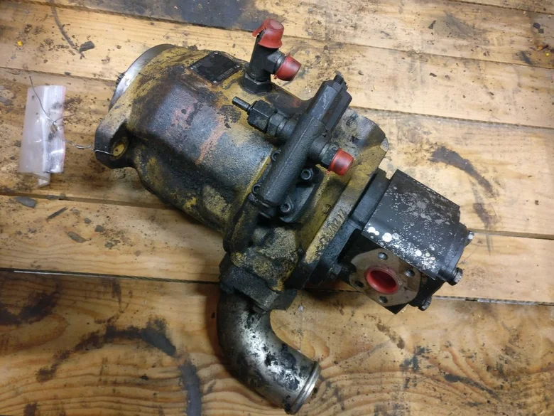 Hydraulic main pump for CATERPILLAR 953D