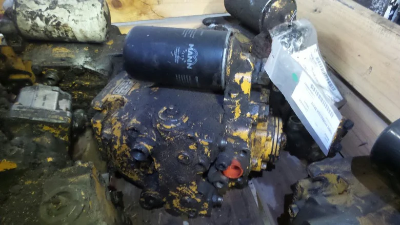 Hydraulic main pump for LIEBHERR LR631