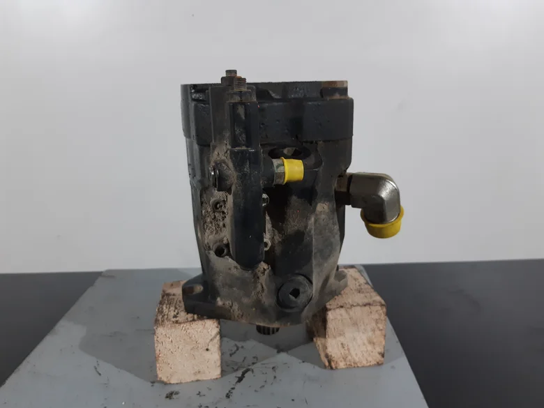 Hydraulic main pump for VOLVO A30G