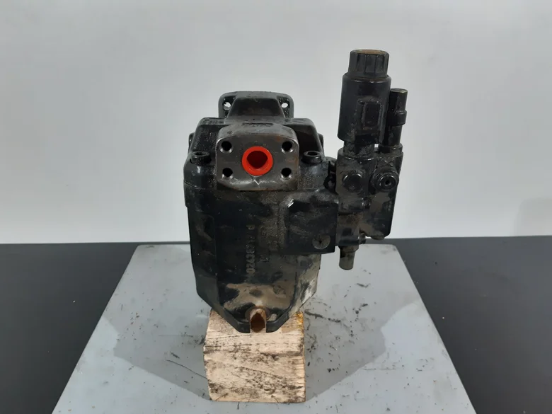 Pompe hydraulique principale pour VOLVO A30G