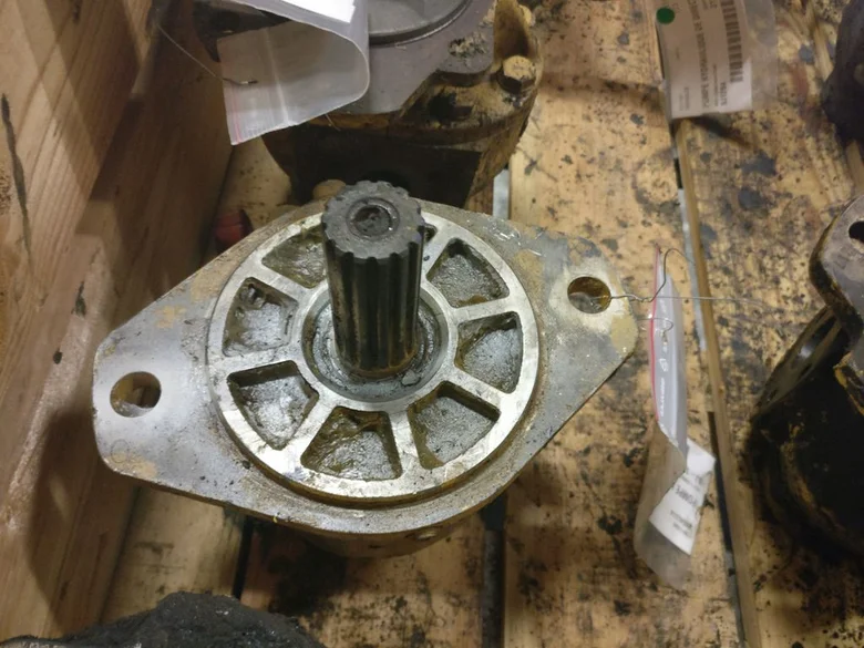 Pompe hydraulique de direction pour CATERPILLAR 773B