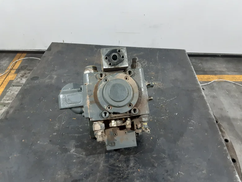 Bomba hidráulica de rotación para LIEBHERR R954C