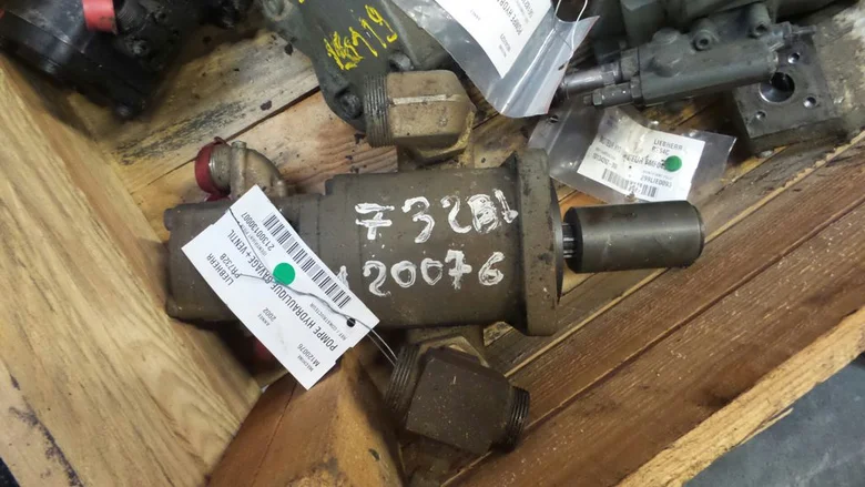 Hydraulic advancement pump for LIEBHERR PR732B