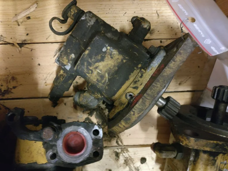 Auxiliary hydraulic pump for CATERPILLAR 973
