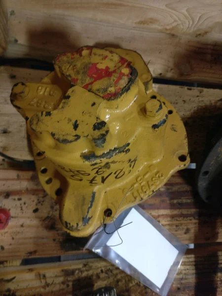 Auxiliary hydraulic pump for CATERPILLAR D8H