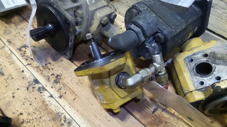 Bomba hidráulica secundaria para CATERPILLAR 330C