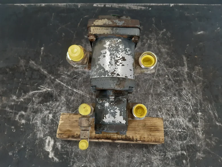 Pompe hydraulique secondaire pour LIEBHERR LR622