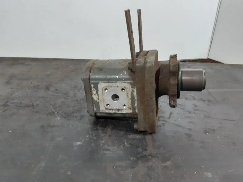 Pompe hydraulique secondaire pour LIEBHERR LR632