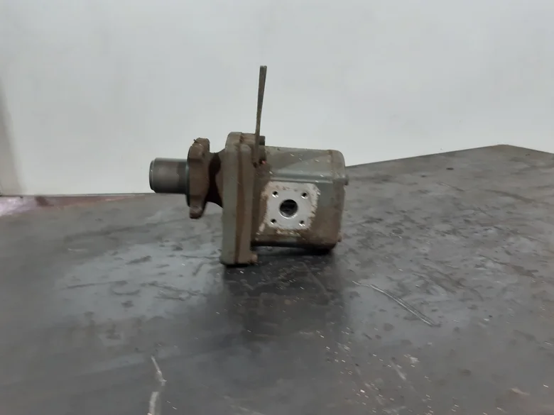 Pompe hydraulique secondaire pour LIEBHERR LR632