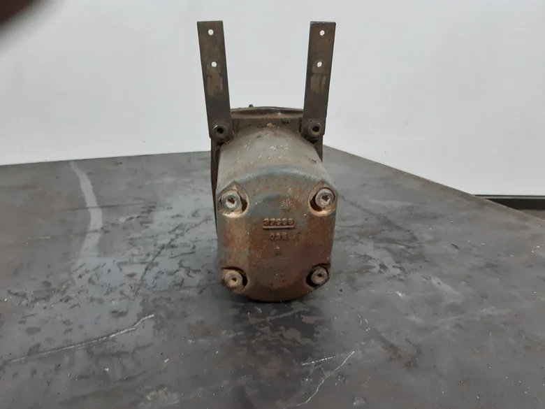 Pompe hydraulique secondaire pour LIEBHERR LR632