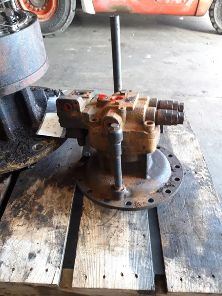 Swing motor for CATERPILLAR 320D