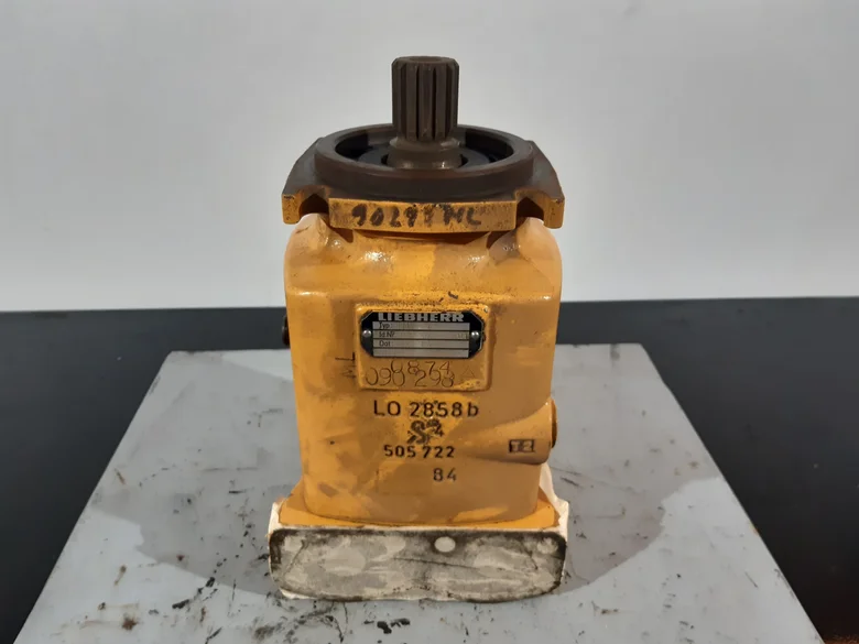Swing motor for LIEBHERR A902LI