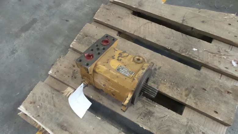 Moteur hydraulique de rotation pour CATERPILLAR 211B