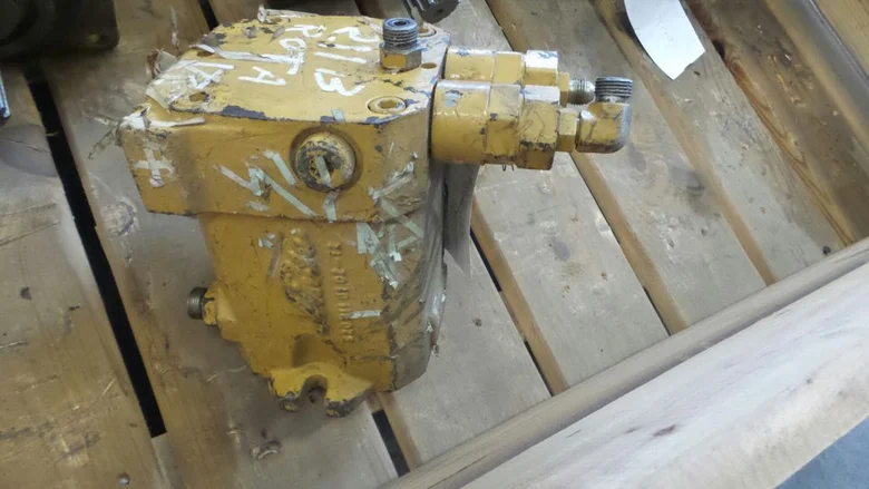 Moteur hydraulique de rotation pour CATERPILLAR 211B
