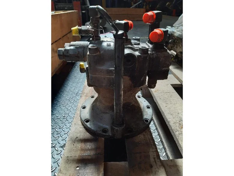 Moteur hydraulique de rotation pour NEW HOLLAND E145