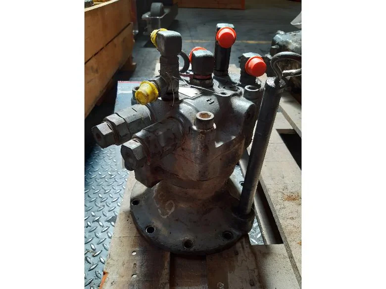 Moteur hydraulique de rotation pour NEW HOLLAND E145
