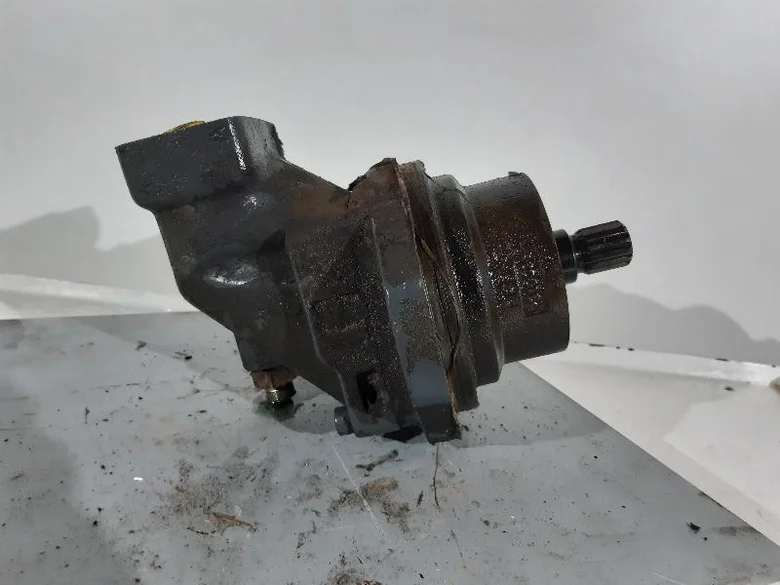 Moteur hydraulique de translation pour CASE 988