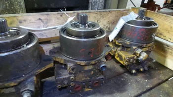 Moteur hydraulique de translation pour LIEBHERR R932HDSL