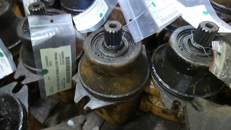 Hydraulic Translation motor for LIEBHERR R912