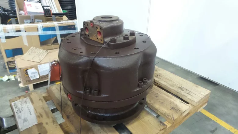 Moteur hydraulique de translation pour POCLAIN 350B